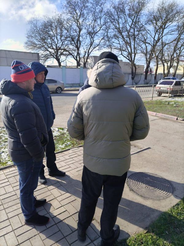 Службой автомобильных дорог Республики Крым рассматривается возможность заключения на 2025 год контракта с подрядной организацией «СТГ-Юг» на ремонт улицы Кирова от управления Торгового порта до ул. Казакова и самой улицы... Службой автомобильных дорог Республики Крым рассматривается возможность заключения на 2025 год контракта с подрядной организацией «СТГ-Юг» на ремонт улицы Кирова от управления Торгового порта до ул. Казакова и самой улицы...