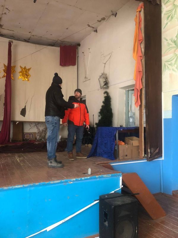 Александр Дудинов: Сегодня вместе с представителем подрядной организации осмотрел клубы и дома культуры в селах Медведево, Ленское и Водопойное Александр Дудинов: Сегодня вместе с представителем подрядной организации осмотрел клубы и дома культуры в селах Медведево, Ленское и Водопойное