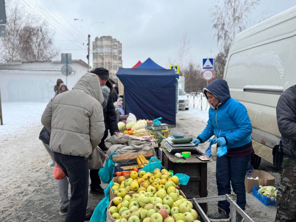 Несмотря на заснеженную погоду в Симферополе, 08.02.2025 состоялись сельскохозяйственные ярмарки на трех традиционных адресах: Несмотря на заснеженную погоду в Симферополе, 08.02.2025 состоялись сельскохозяйственные ярмарки на трех традиционных адресах: