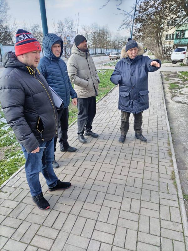 Службой автомобильных дорог Республики Крым рассматривается возможность заключения на 2025 год контракта с подрядной организацией «СТГ-Юг» на ремонт улицы Кирова от управления Торгового порта до ул. Казакова и самой улицы... Службой автомобильных дорог Республики Крым рассматривается возможность заключения на 2025 год контракта с подрядной организацией «СТГ-Юг» на ремонт улицы Кирова от управления Торгового порта до ул. Казакова и самой улицы...