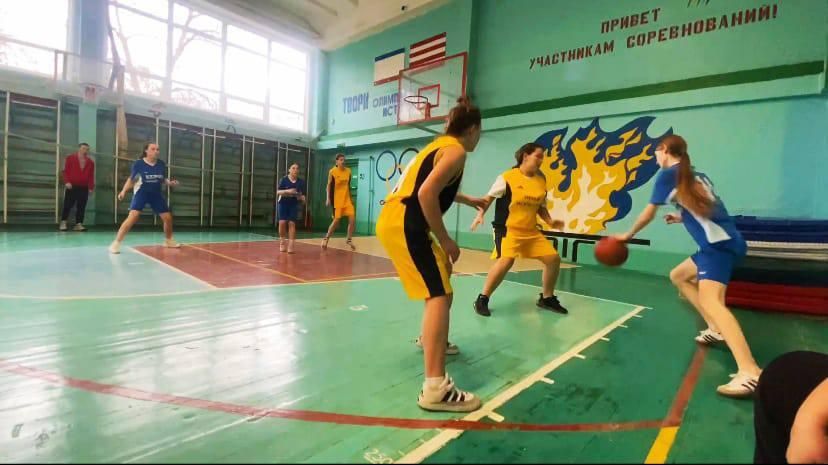 #знай_наших. В Керчи прошли соревнования по баскетболу! В школе №23 им. Героя Советского Союза С.Д. Пошивальникова прошли муниципальные соревнования по баскетболу 3х3 среди школьных спортивных клубов Керчи #знай_наших. В Керчи прошли соревнования по баскетболу! В школе №23 им. Героя Советского Союза С.Д. Пошивальникова прошли муниципальные соревнования по баскетболу 3х3 среди школьных спортивных клубов Керчи