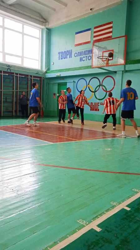 #знай_наших. В Керчи прошли соревнования по баскетболу! В школе №23 им. Героя Советского Союза С.Д. Пошивальникова прошли муниципальные соревнования по баскетболу 3х3 среди школьных спортивных клубов Керчи #знай_наших. В Керчи прошли соревнования по баскетболу! В школе №23 им. Героя Советского Союза С.Д. Пошивальникова прошли муниципальные соревнования по баскетболу 3х3 среди школьных спортивных клубов Керчи