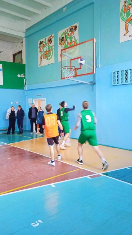 #знай_наших. В Керчи прошли соревнования по баскетболу! В школе №23 им. Героя Советского Союза С.Д. Пошивальникова прошли муниципальные соревнования по баскетболу 3х3 среди школьных спортивных клубов Керчи #знай_наших. В Керчи прошли соревнования по баскетболу! В школе №23 им. Героя Советского Союза С.Д. Пошивальникова прошли муниципальные соревнования по баскетболу 3х3 среди школьных спортивных клубов Керчи