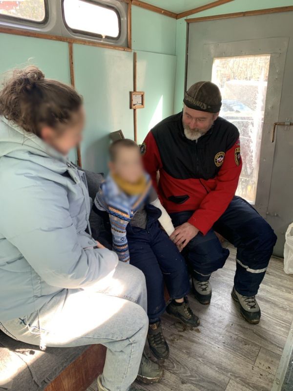 Сотрудники ГКУ РК «КРЫМ-СПАС» за прошедшие выходные дни оказали помощь 10 человекам, пострадавшим при зимних катаниях на Ангарском перевале и плато Ай-Петри Сотрудники ГКУ РК «КРЫМ-СПАС» за прошедшие выходные дни оказали помощь 10 человекам, пострадавшим при зимних катаниях на Ангарском перевале и плато Ай-Петри