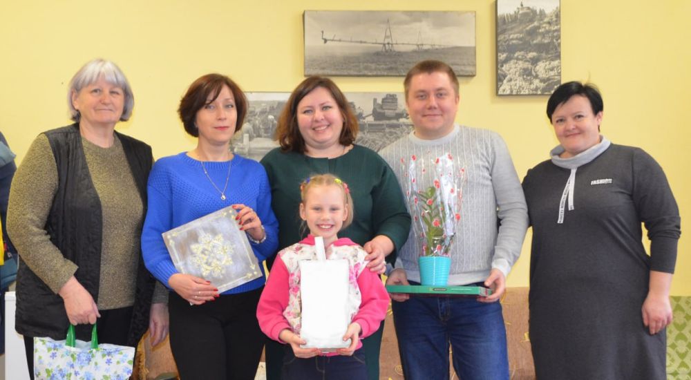 Коллективы крымских газет: общественно-политическая газета Раздольненского района «Аванград» сменила более 3 наименований, первый номер газеты вышел в 1933 году