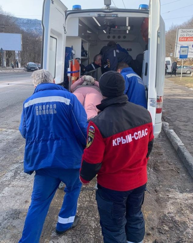 Сотрудники ГКУ РК «КРЫМ-СПАС» за прошедшие выходные дни оказали помощь 10 человекам, пострадавшим при зимних катаниях на Ангарском перевале и плато Ай-Петри Сотрудники ГКУ РК «КРЫМ-СПАС» за прошедшие выходные дни оказали помощь 10 человекам, пострадавшим при зимних катаниях на Ангарском перевале и плато Ай-Петри