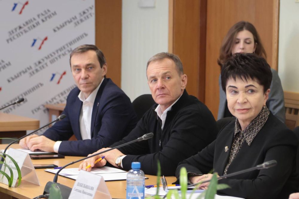 На заседании Комитета по имущественным и земельным отношениям под председательством Евгении Добрыня депутаты поддержали ряд постановлений, рекомендовав их к рассмотрению на ближайшей сессии парламента На заседании Комитета по имущественным и земельным отношениям под председательством Евгении Добрыня депутаты поддержали ряд постановлений, рекомендовав их к рассмотрению на ближайшей сессии парламента