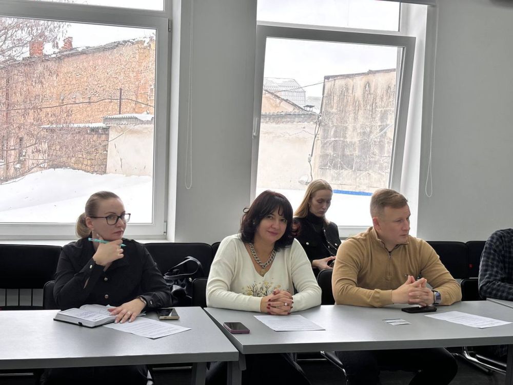 Олег Кузнецов принял участие в «круглом столе» по правовому просвещению Олег Кузнецов принял участие в «круглом столе» по правовому просвещению