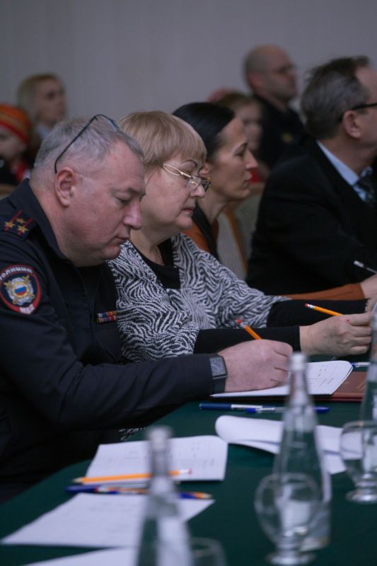 В МВД по Республике Крым подведены итоги первого этапа фестиваля музыкального творчества МВД России «Щит и Лира» В МВД по Республике Крым подведены итоги первого этапа фестиваля музыкального творчества МВД России «Щит и Лира»