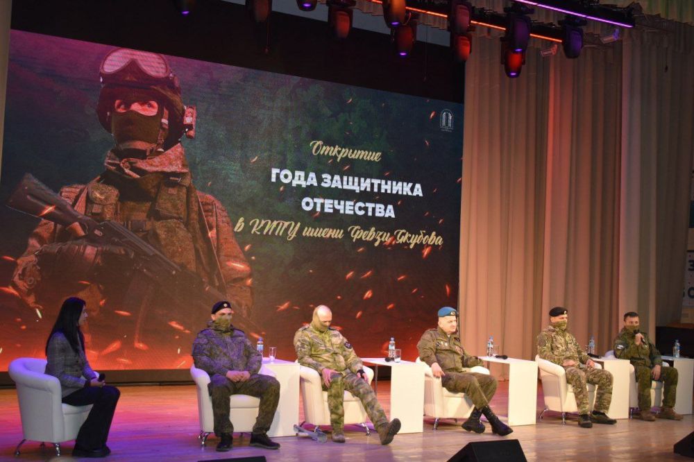 Председатель Госкомнаца Крыма Руслан Якубов принял участие в торжественном мероприятии, посвящённом открытию года Защитника Отечества Председатель Госкомнаца Крыма Руслан Якубов принял участие в торжественном мероприятии, посвящённом открытию года Защитника Отечества