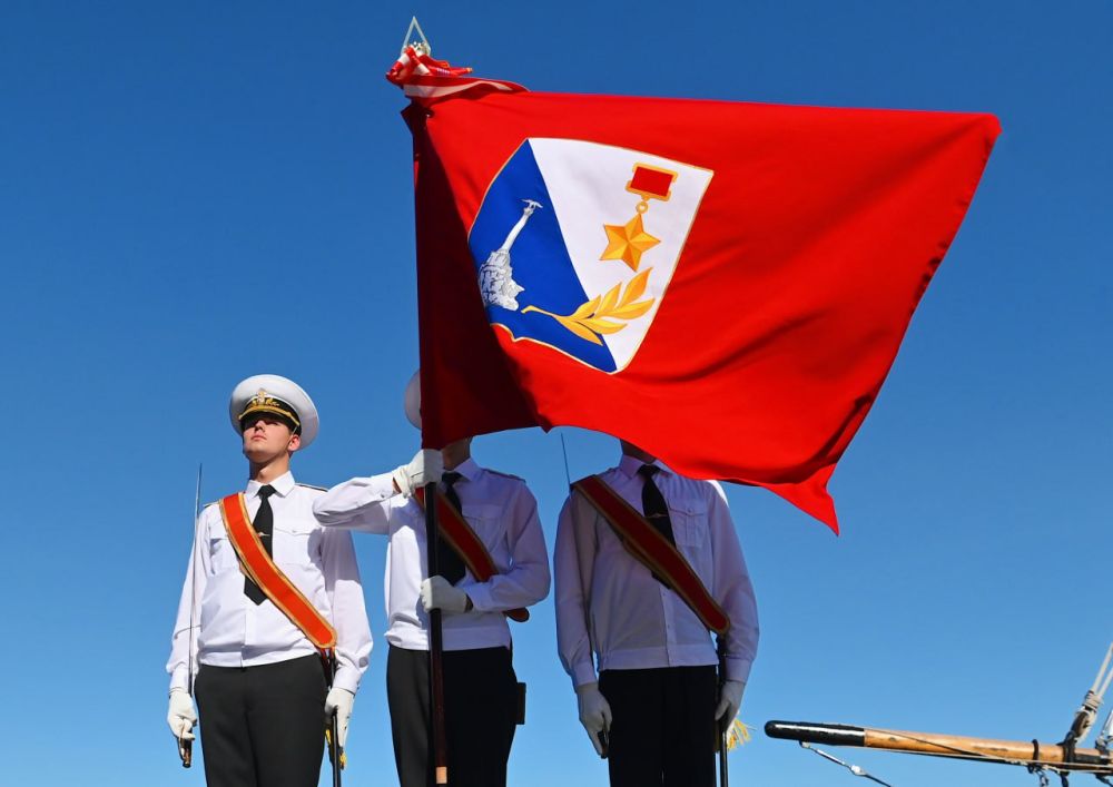 Сегодня гербу Севастополя исполняется 56 лет Сегодня гербу Севастополя исполняется 56 лет