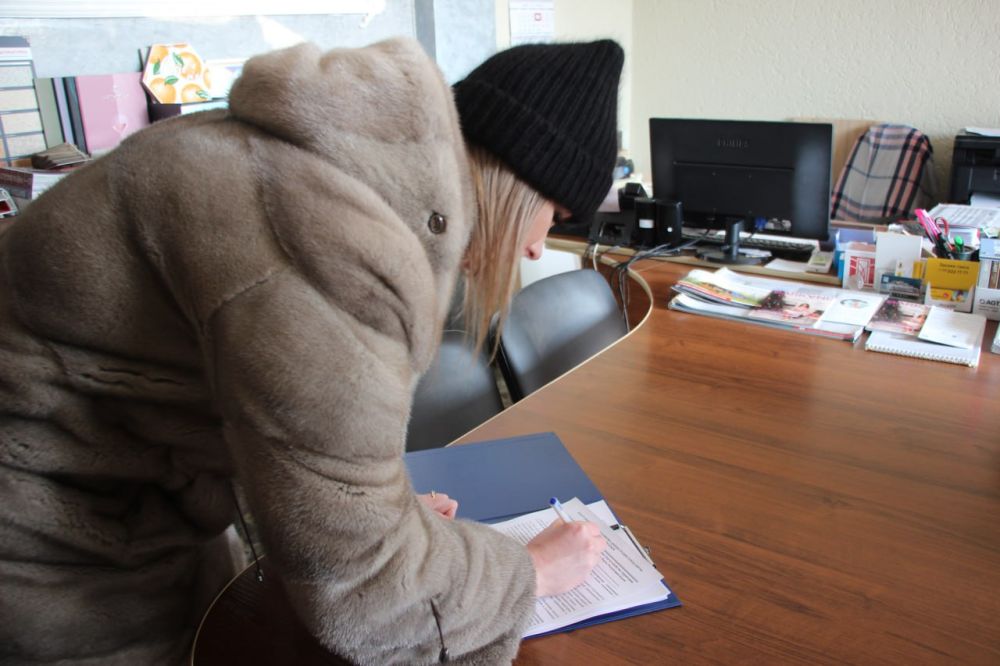 #городские_новости. Мониторинг соблюдения правил благоустройства керченскими предпринимателями регулярно проводят сотрудники департамента городского развития. В ходе очередной проверки на ул. Сморжевского, участие в которой... #городские_новости. Мониторинг соблюдения правил благоустройства керченскими предпринимателями регулярно проводят сотрудники департамента городского развития. В ходе очередной проверки на ул. Сморжевского, участие в которой...