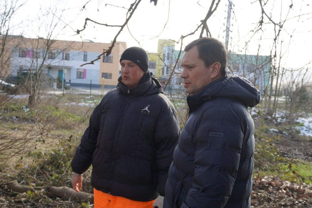 Олег КАТОРГИН проинспектировал работу по очистке «серых зон» в районе Вокзального шоссе Олег КАТОРГИН проинспектировал работу по очистке «серых зон» в районе Вокзального шоссе