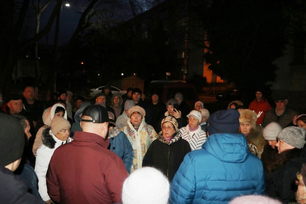 Игорь Ткаченко: Провел встречу с жителями многоквартирных домов в районе улицы Крымской по вопросу ремонта межквартального проезда с открытием выезда на ул. Крымскую Игорь Ткаченко: Провел встречу с жителями многоквартирных домов в районе улицы Крымской по вопросу ремонта межквартального проезда с открытием выезда на ул. Крымскую