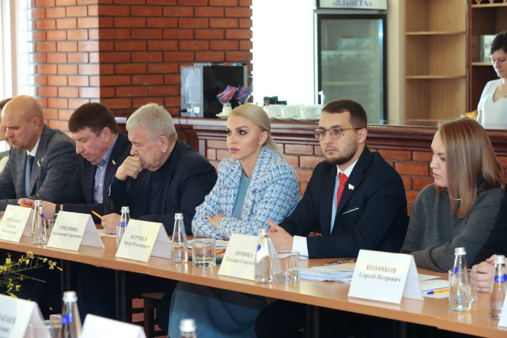 Анастасия Гридчина: Приняла участие в выездном Комитете Государственного Совета Республики Крым по курортам и туризму под председательством Председателя Государственного Совета Республики Крым В.А Анастасия Гридчина: Приняла участие в выездном Комитете Государственного Совета Республики Крым по курортам и туризму под председательством Председателя Государственного Совета Республики Крым В.А