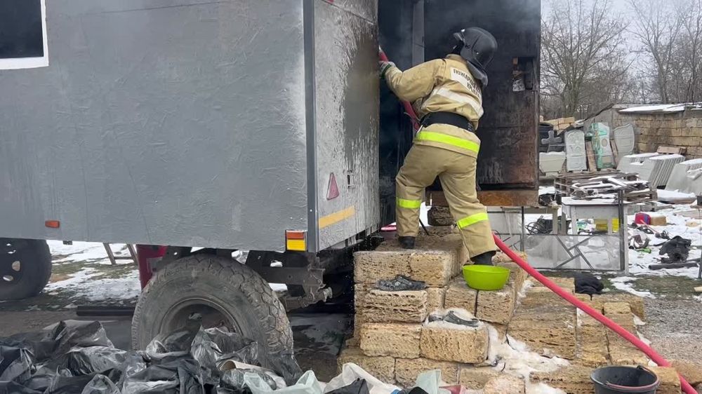 В Раздольненском районе горел передвижной вагончик