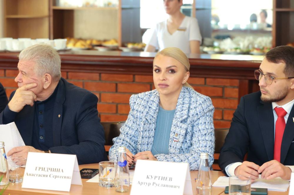 Анастасия Гридчина: Приняла участие в выездном Комитете Государственного Совета Республики Крым по курортам и туризму под председательством Председателя Государственного Совета Республики Крым В.А Анастасия Гридчина: Приняла участие в выездном Комитете Государственного Совета Республики Крым по курортам и туризму под председательством Председателя Государственного Совета Республики Крым В.А