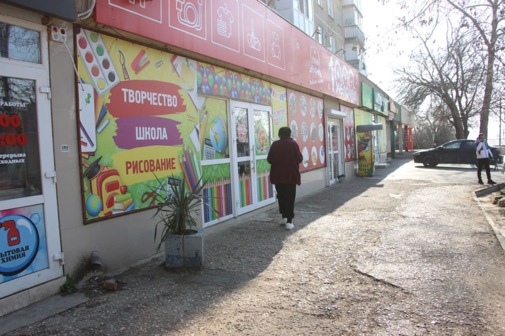 #городские_новости. Мониторинг соблюдения правил благоустройства керченскими предпринимателями регулярно проводят сотрудники департамента городского развития. В ходе очередной проверки на ул. Сморжевского, участие в которой... #городские_новости. Мониторинг соблюдения правил благоустройства керченскими предпринимателями регулярно проводят сотрудники департамента городского развития. В ходе очередной проверки на ул. Сморжевского, участие в которой...