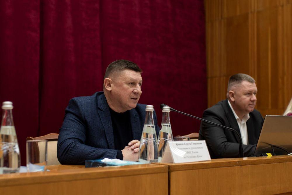 Михаил Афанасьев: Принял участие в совещании с УФНС России по Республике Крым. Михаил Афанасьев: Принял участие в совещании с УФНС России по Республике Крым.