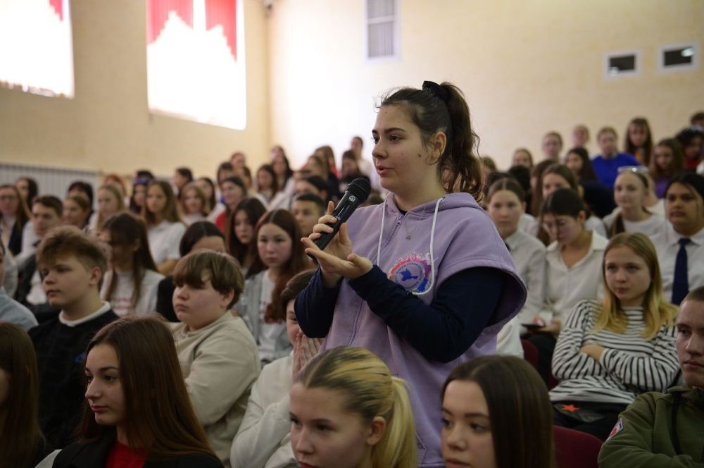Александр Юрьев: В Евпатории состоялся патриотический форум «Город детства объединяет сердца», посвящённый 80-летию Победы Александр Юрьев: В Евпатории состоялся патриотический форум «Город детства объединяет сердца», посвящённый 80-летию Победы
