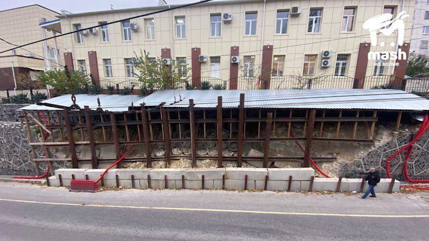 На ремонт подпорных стен на улице Адмирала Октябрьского в Севастополе потратят 750 миллионов На ремонт подпорных стен на улице Адмирала Октябрьского в Севастополе потратят 750 миллионов