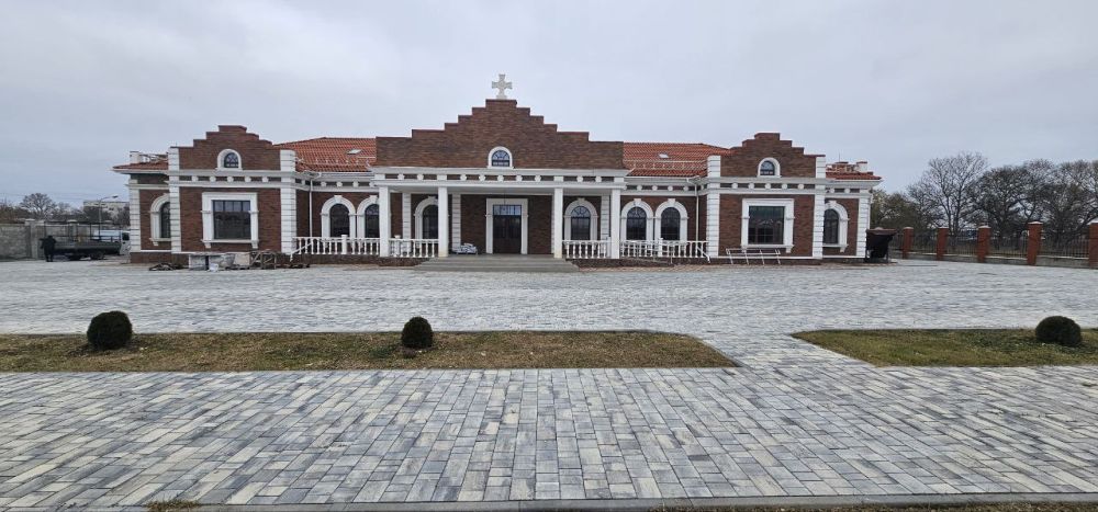 В Крыму завершается строительства духовно-просветительского центра «Таврида. Об этом во время встречи с епископом Джанкойским и Раздольненским Алексием и директором АНО «Таврида» протоиереем Александром Похожаем рассказал...