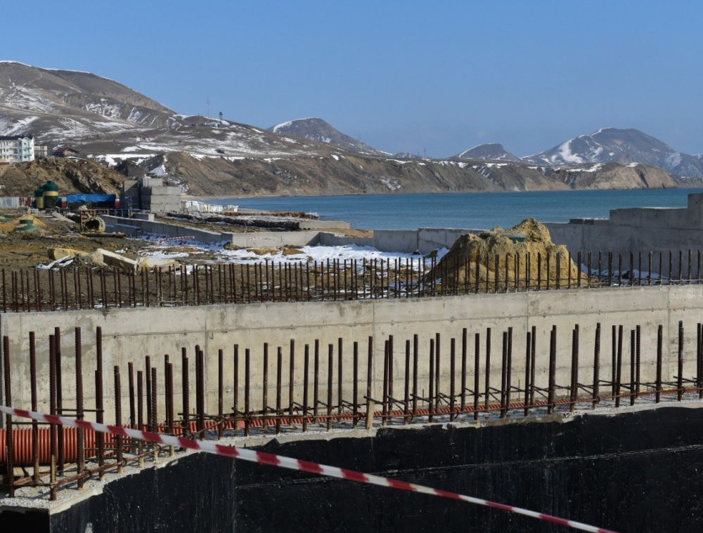 Провел рабочие совещания на объектах Минстроя Крыма – «Строительство общеобразовательной школы в микрорайоне Челноковского массива в г. Феодосия на 800 мест» и «Реконструкция набережной в пгт. Коктебель, г. Феодосия... Провел рабочие совещания на объектах Минстроя Крыма – «Строительство общеобразовательной школы в микрорайоне Челноковского массива в г. Феодосия на 800 мест» и «Реконструкция набережной в пгт. Коктебель, г. Феодосия...