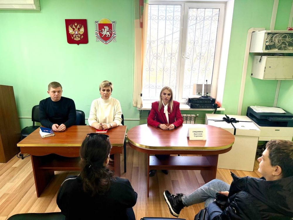 Анастасия Гридчина: Сегодня посетила волонтеров Мирновского сельского поселения, которые с большим усердием и большой душой плетут маскировочные сети для наших воинов Анастасия Гридчина: Сегодня посетила волонтеров Мирновского сельского поселения, которые с большим усердием и большой душой плетут маскировочные сети для наших воинов