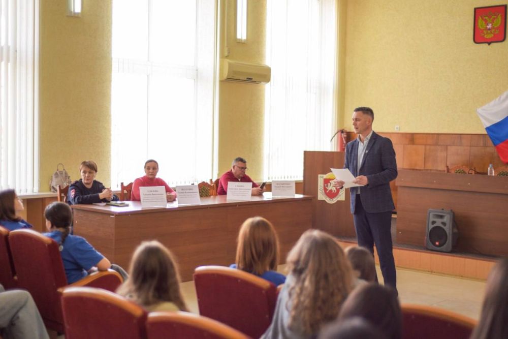 Александр Дудинов: Встречи с молодежью всегда наполнены особым позитивом Александр Дудинов: Встречи с молодежью всегда наполнены особым позитивом