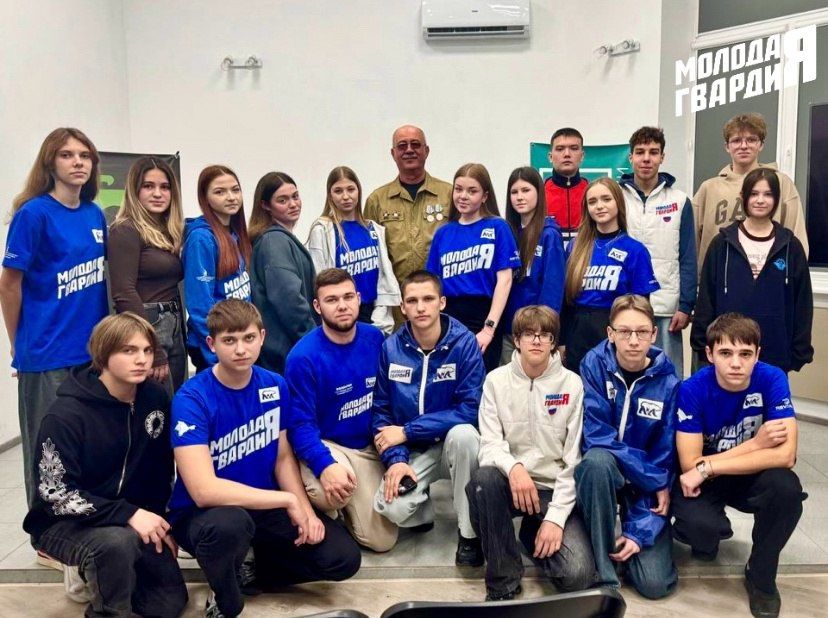 Активисты Евпаторийского местного отделения «Молодой Гвардии»приняли участие во встрече с заместителем председателя центрального правления российского союза ветеранов Афганистана по Республике Крым и г. Севастополю,старшим... Активисты Евпаторийского местного отделения «Молодой Гвардии»приняли участие во встрече с заместителем председателя центрального правления российского союза ветеранов Афганистана по Республике Крым и г. Севастополю,старшим...