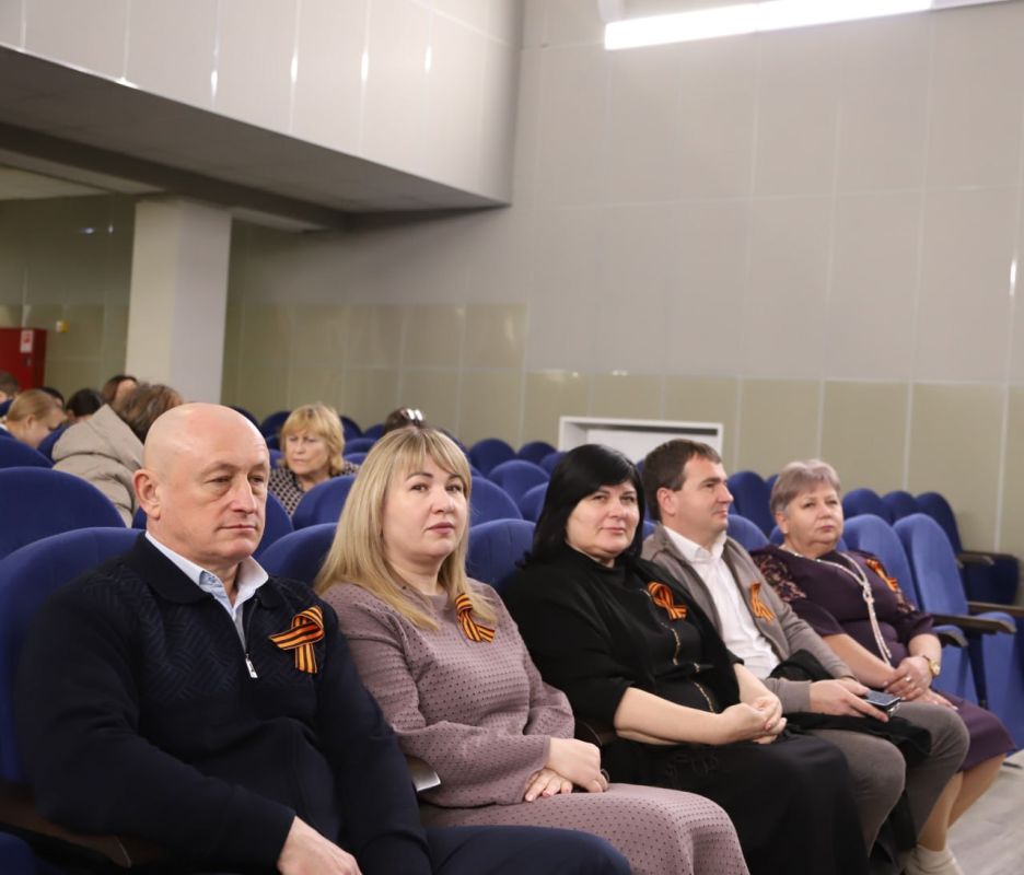 Анжелика Ястребова: В районном доме культуры состоялось мероприятие в рамках года защитника Отечества и 80-летия Великой Победы посвященное Дню памяти о россиянах, исполняющих служебный долг за пределами Отечества, на... Анжелика Ястребова: В районном доме культуры состоялось мероприятие в рамках года защитника Отечества и 80-летия Великой Победы посвященное Дню памяти о россиянах, исполняющих служебный долг за пределами Отечества, на...