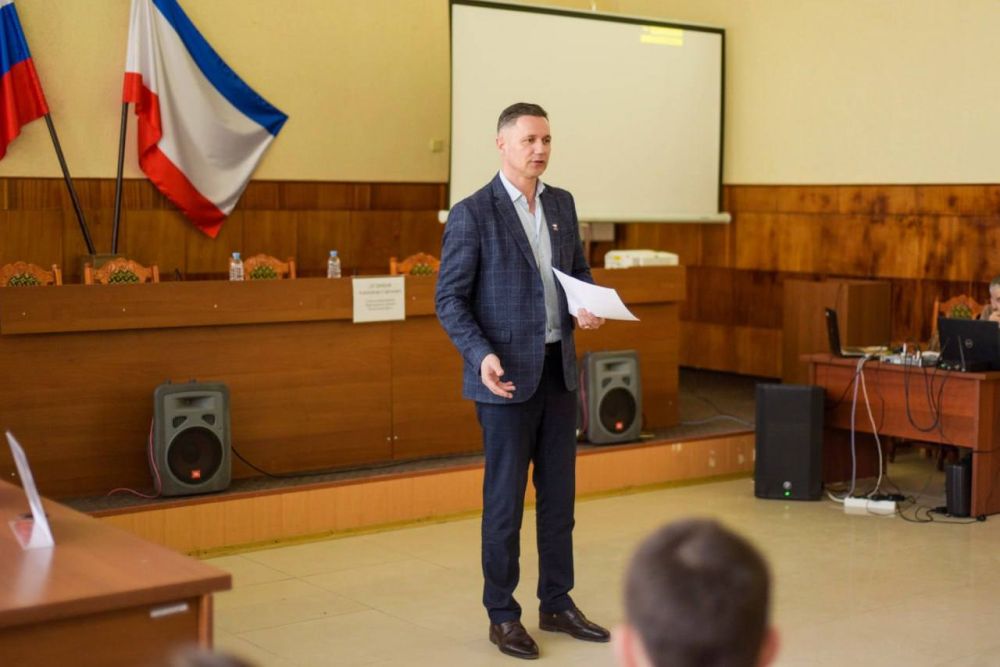 Александр Дудинов: Встречи с молодежью всегда наполнены особым позитивом Александр Дудинов: Встречи с молодежью всегда наполнены особым позитивом