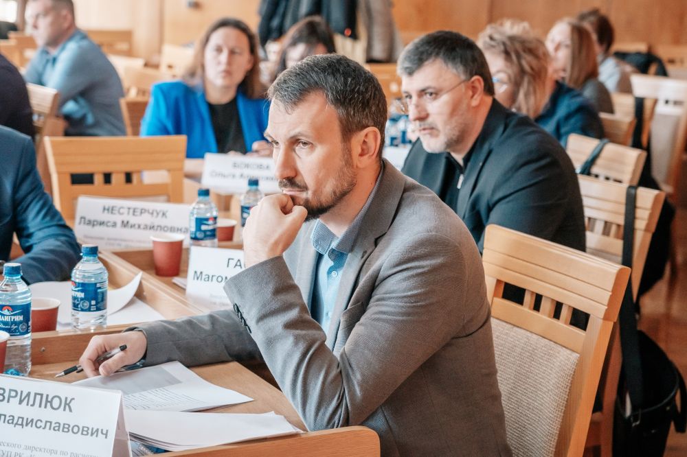 Закон о гостевых домах обсудили совместно с ресурсообеспечивающими организациями Крыма Закон о гостевых домах обсудили совместно с ресурсообеспечивающими организациями Крыма
