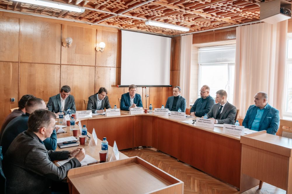 Закон о гостевых домах обсудили совместно с ресурсообеспечивающими организациями Крыма Закон о гостевых домах обсудили совместно с ресурсообеспечивающими организациями Крыма