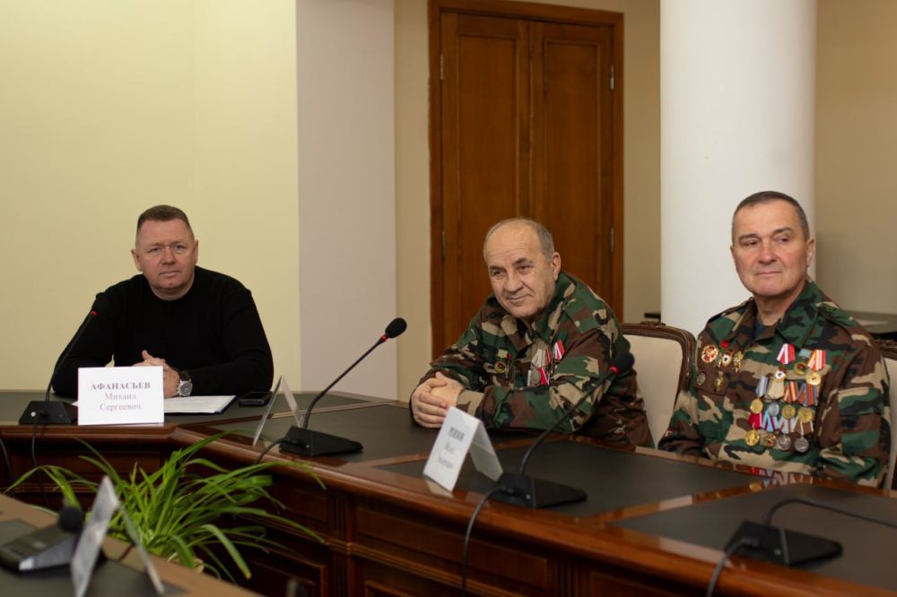 Михаил Афанасьев: В преддверии 36-ой годовщины вывода советских войск из Афганистана — Дня памяти о россиянах, исполнявших служебный долг за пределами Отечества, встретились с ветеранами 682-го мотострелкового полка и... Михаил Афанасьев: В преддверии 36-ой годовщины вывода советских войск из Афганистана — Дня памяти о россиянах, исполнявших служебный долг за пределами Отечества, встретились с ветеранами 682-го мотострелкового полка и...