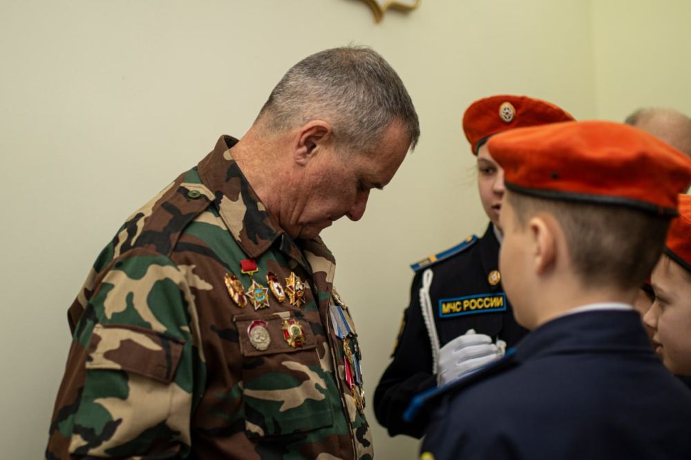 Михаил Афанасьев: В преддверии 36-ой годовщины вывода советских войск из Афганистана — Дня памяти о россиянах, исполнявших служебный долг за пределами Отечества, встретились с ветеранами 682-го мотострелкового полка и... Михаил Афанасьев: В преддверии 36-ой годовщины вывода советских войск из Афганистана — Дня памяти о россиянах, исполнявших служебный долг за пределами Отечества, встретились с ветеранами 682-го мотострелкового полка и...