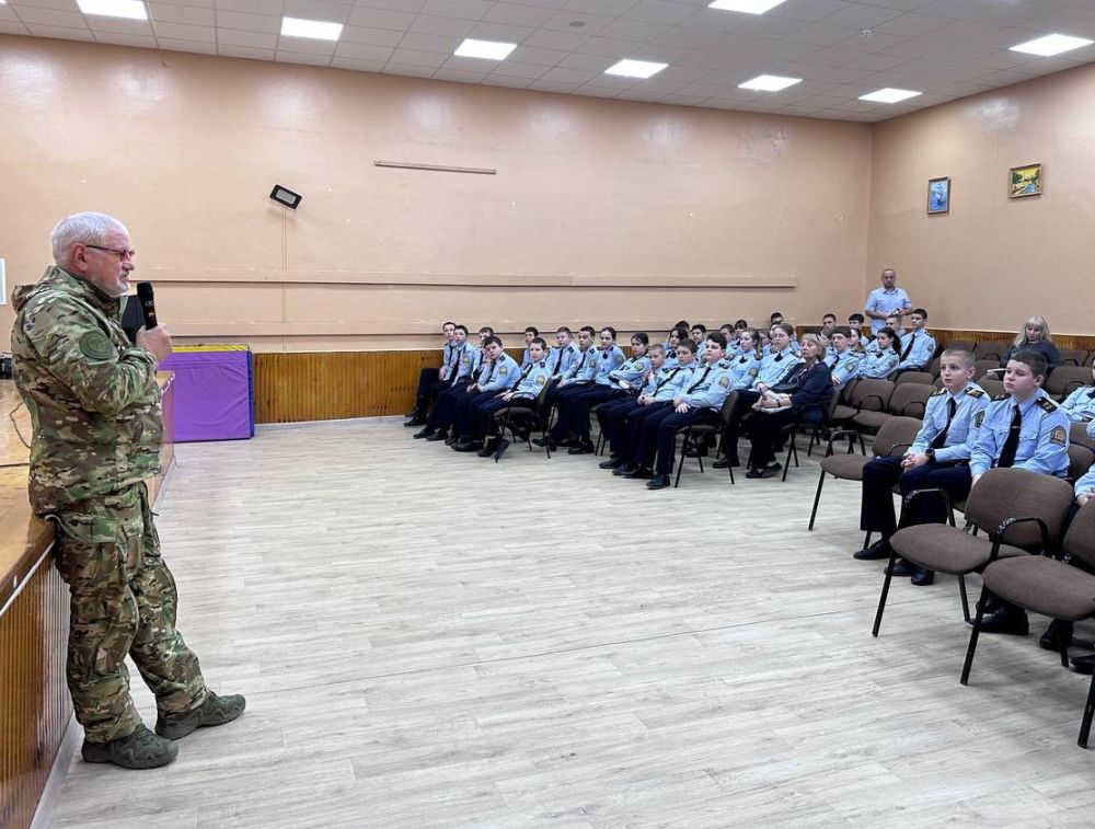 Для кадетов СОШ № 28 г. Симферополя состоялся «Урок мужества» Для кадетов СОШ № 28 г. Симферополя состоялся «Урок мужества»