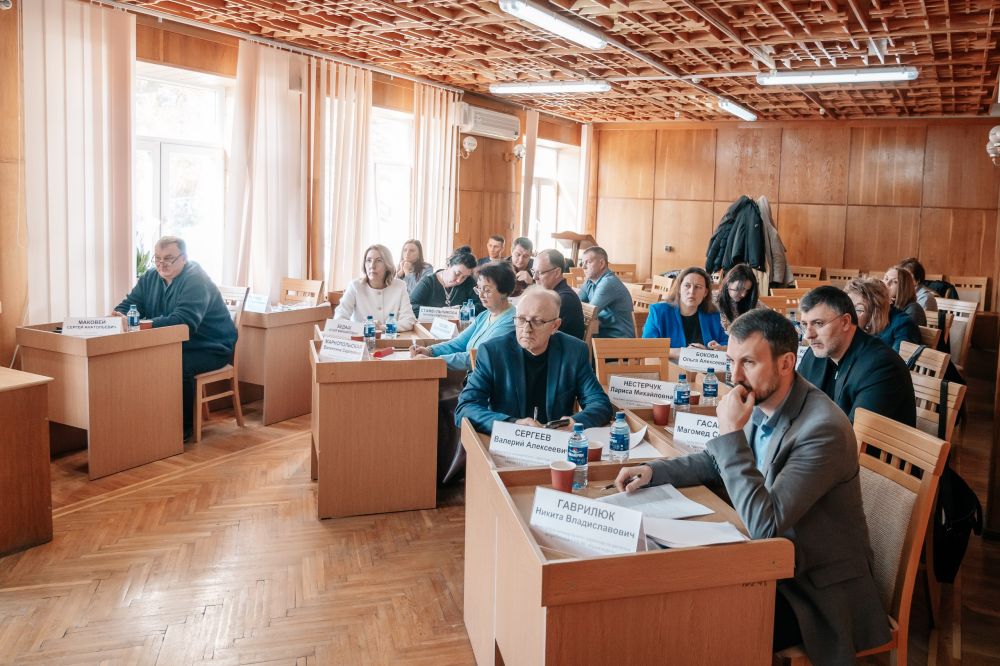 Закон о гостевых домах обсудили совместно с ресурсообеспечивающими организациями Крыма Закон о гостевых домах обсудили совместно с ресурсообеспечивающими организациями Крыма