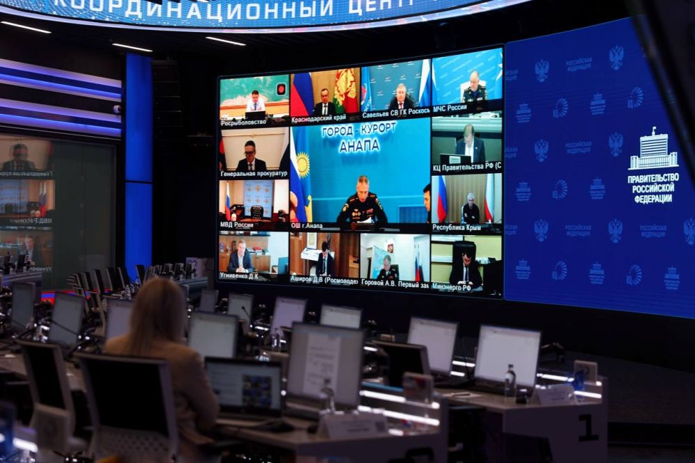 Виталий Савельев провел еженедельное заседание правительственной комиссии для координации работ по ликвидации последствий чрезвычайной ситуации, вызванной крушением танкеров в Керченском проливе Виталий Савельев провел еженедельное заседание правительственной комиссии для координации работ по ликвидации последствий чрезвычайной ситуации, вызванной крушением танкеров в Керченском проливе