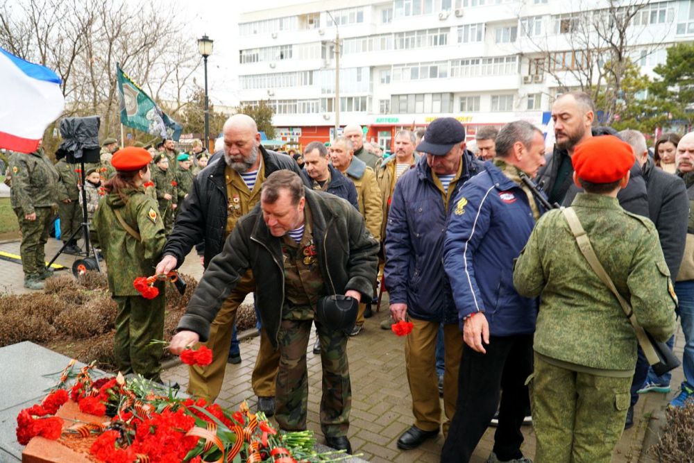В Евпатории почтили память погибших в Афганистане воинов-интернационалистов В Евпатории почтили память погибших в Афганистане воинов-интернационалистов