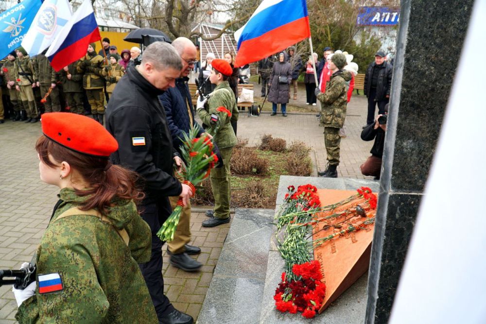 В Евпатории почтили память погибших в Афганистане воинов-интернационалистов В Евпатории почтили память погибших в Афганистане воинов-интернационалистов