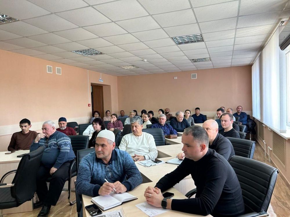 Председатель Госкомнаца Крыма Руслан Якубов провел рабочие встречи с местными депутатами и лидерами общественного мнения города Джанкоя, Джанкойского и Черноморского районов Председатель Госкомнаца Крыма Руслан Якубов провел рабочие встречи с местными депутатами и лидерами общественного мнения города Джанкоя, Джанкойского и Черноморского районов