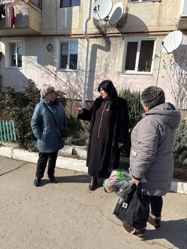Анжелика Ястребова: Совместно с депутатом Государственного Совета Республики Крым Василием Рогатиным и Главой Скалистовского поселения Русланом Фурсенко провели обход дворовых территорий МКД в с. Скалистое , пообщались с... Анжелика Ястребова: Совместно с депутатом Государственного Совета Республики Крым Василием Рогатиным и Главой Скалистовского поселения Русланом Фурсенко провели обход дворовых территорий МКД в с. Скалистое , пообщались с...