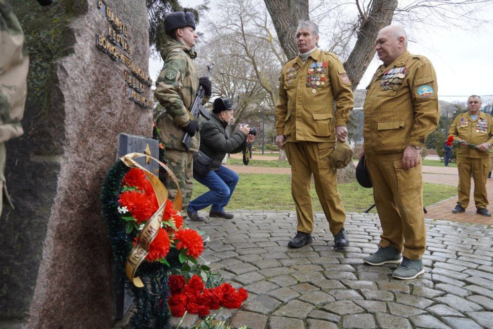 #память. 15 февраля наша страна отмечает День памяти о россиянах, исполнявших служебный долг за пределами Отечества, и 36-ю годовщину вывода советских войск из Афганистана #память. 15 февраля наша страна отмечает День памяти о россиянах, исполнявших служебный долг за пределами Отечества, и 36-ю годовщину вывода советских войск из Афганистана