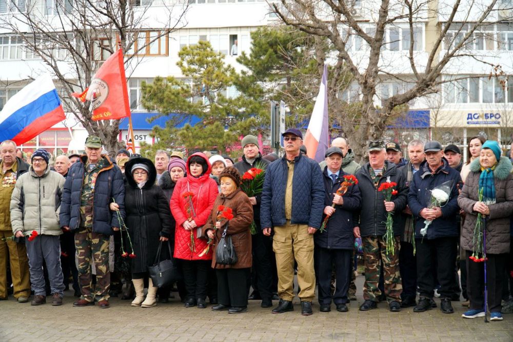 В Евпатории почтили память погибших в Афганистане воинов-интернационалистов В Евпатории почтили память погибших в Афганистане воинов-интернационалистов