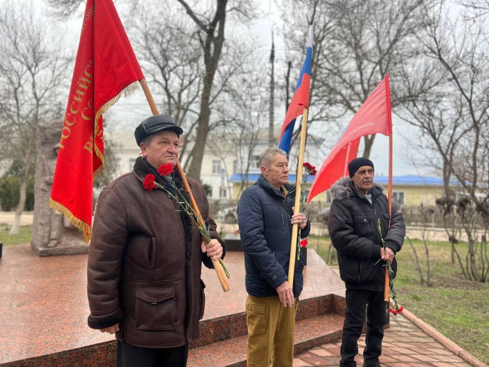 «36 лет прошло со дня вывода советских войск из республики Афганистан, но события, унёсшие жизни тысячи наших солдат, остаются в памяти. Священный долг каждого из нас – помнить о наших соотечественниках, для которых Родина... «36 лет прошло со дня вывода советских войск из республики Афганистан, но события, унёсшие жизни тысячи наших солдат, остаются в памяти. Священный долг каждого из нас – помнить о наших соотечественниках, для которых Родина...