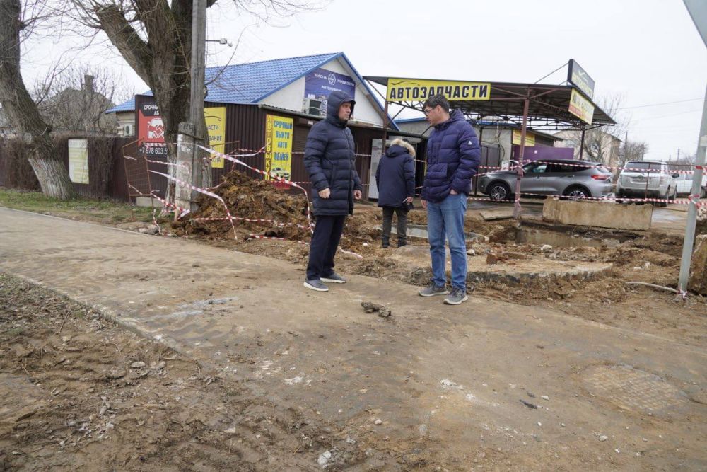 Продолжается работа с подрядными организациями, выполняющими в городе реконструкцию сетей водоснабжения по заказу ГКУ «Инвестстрой РК» Продолжается работа с подрядными организациями, выполняющими в городе реконструкцию сетей водоснабжения по заказу ГКУ «Инвестстрой РК»