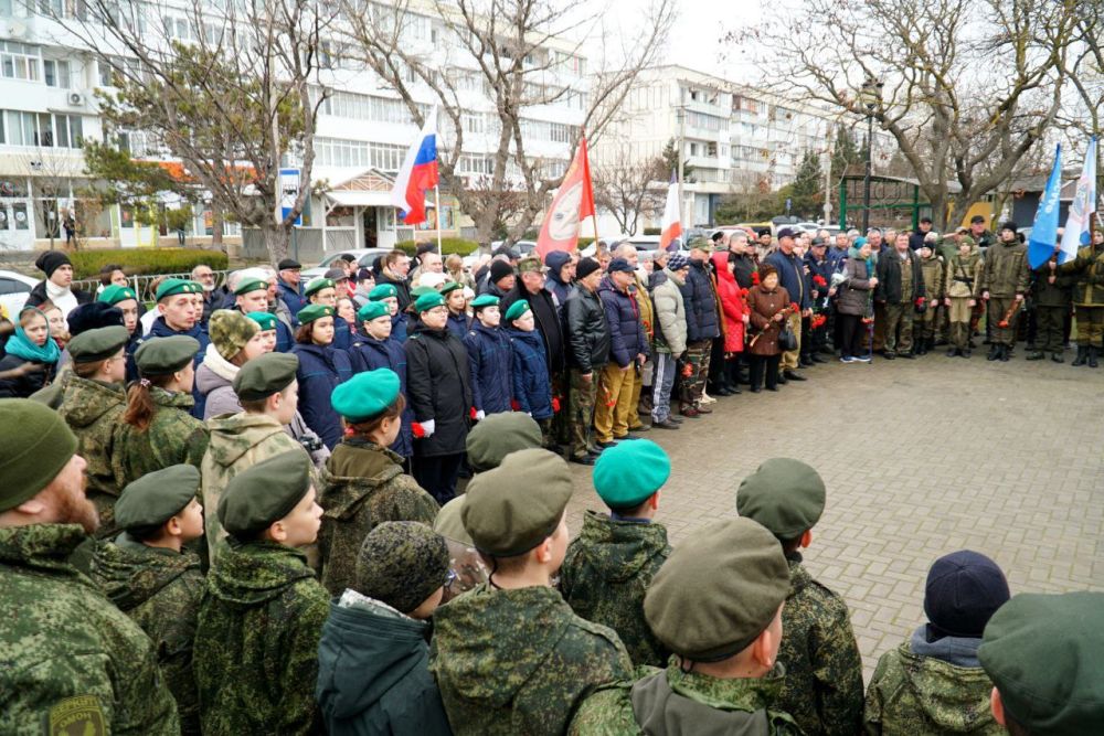 В Евпатории почтили память погибших в Афганистане воинов-интернационалистов В Евпатории почтили память погибших в Афганистане воинов-интернационалистов