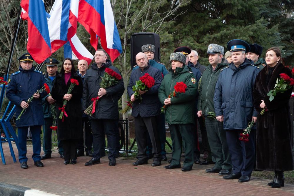 В День памяти о россиянах, исполнявших служебный долг за пределами Отечества, в Сквере воинов-интернационалистов крымской столицы прошло памятное мероприятие, посвященное 36-й годовщине завершения вывода советских войск из... В День памяти о россиянах, исполнявших служебный долг за пределами Отечества, в Сквере воинов-интернационалистов крымской столицы прошло памятное мероприятие, посвященное 36-й годовщине завершения вывода советских войск из...