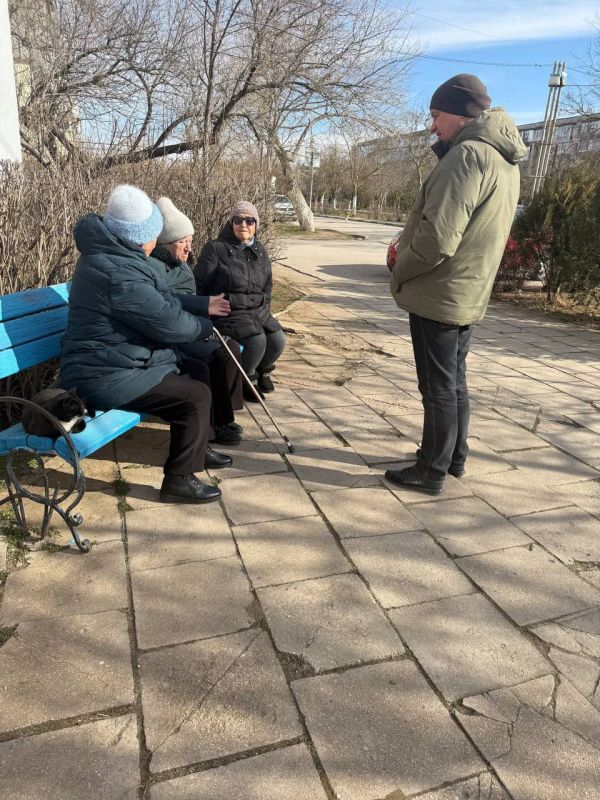 Александр Юрьев: Проверил качество санитарной очистки и работу управляющих компаний в посёлках Мирный и Новоозёрное Александр Юрьев: Проверил качество санитарной очистки и работу управляющих компаний в посёлках Мирный и Новоозёрное